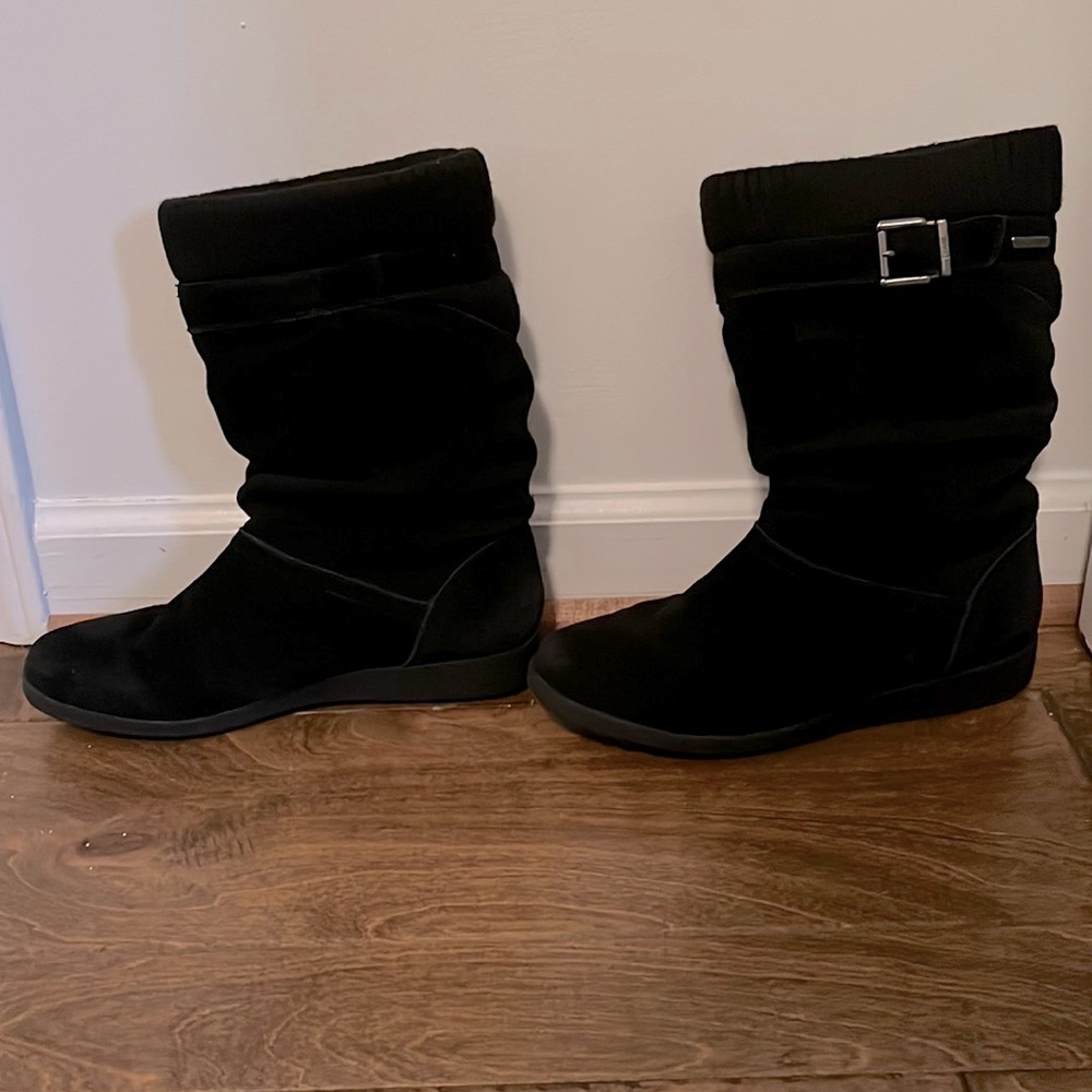 Women’s Cougar Waterproof Boots Size 9